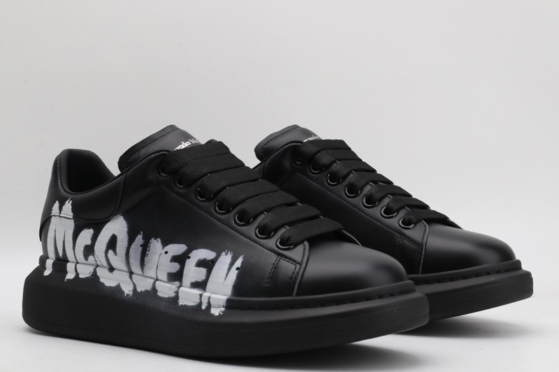 MCQUEEN OVERSIZED SNEAKER