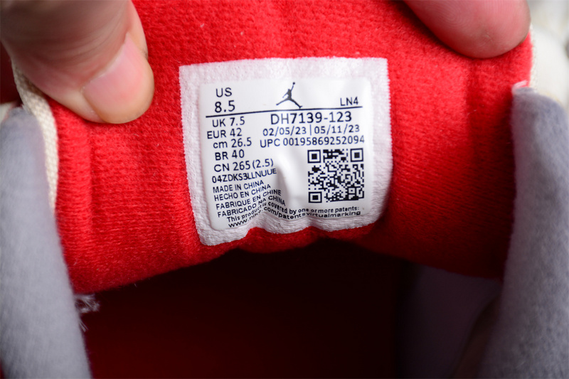 Travis Scott x Air Jordan 3 “Palomino”