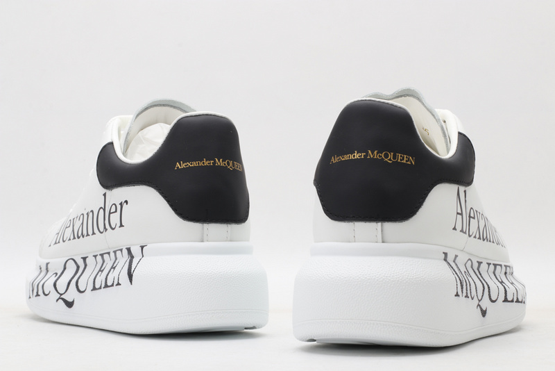 MCQUEEN OVERSIZED SNEAKER