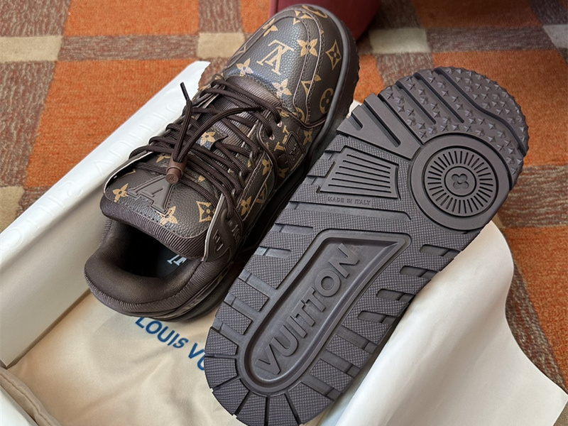 LV Trainer Maxi Sneaker