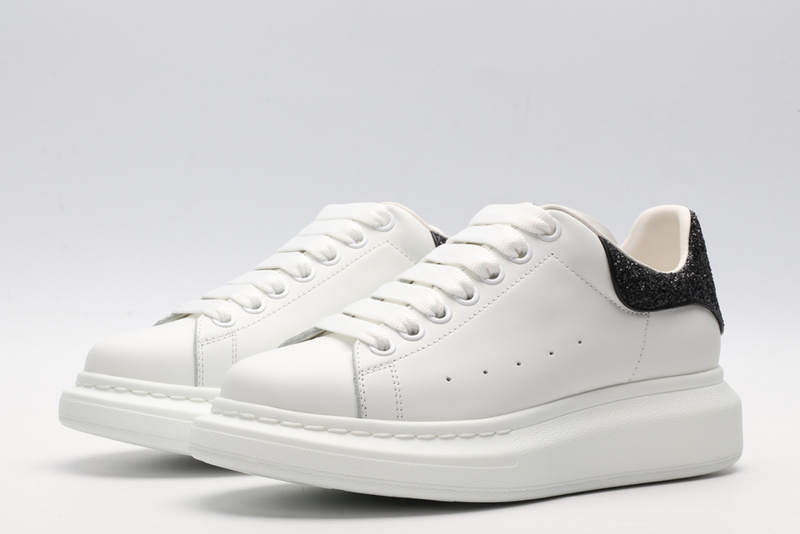MCQUEEN OVERSIZED SNEAKER