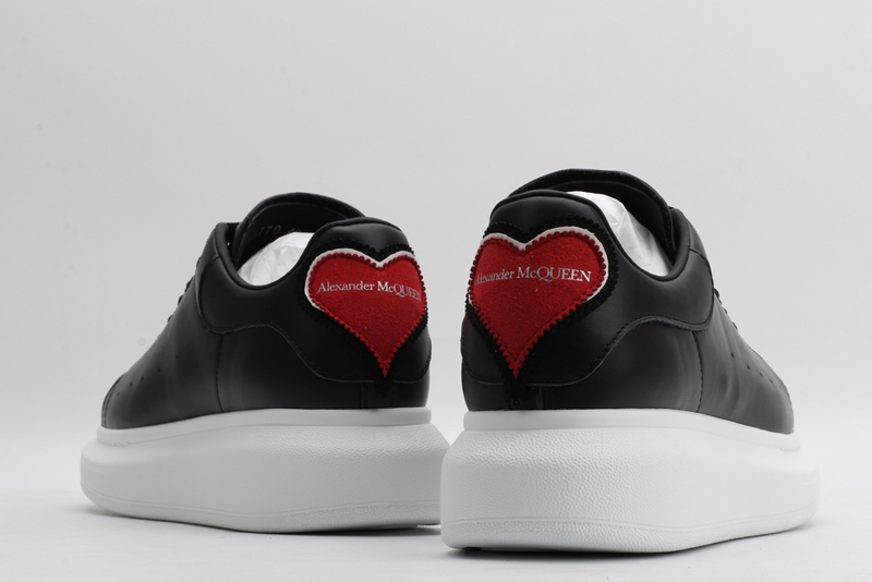 MCQUEEN OVERSIZED SNEAKER