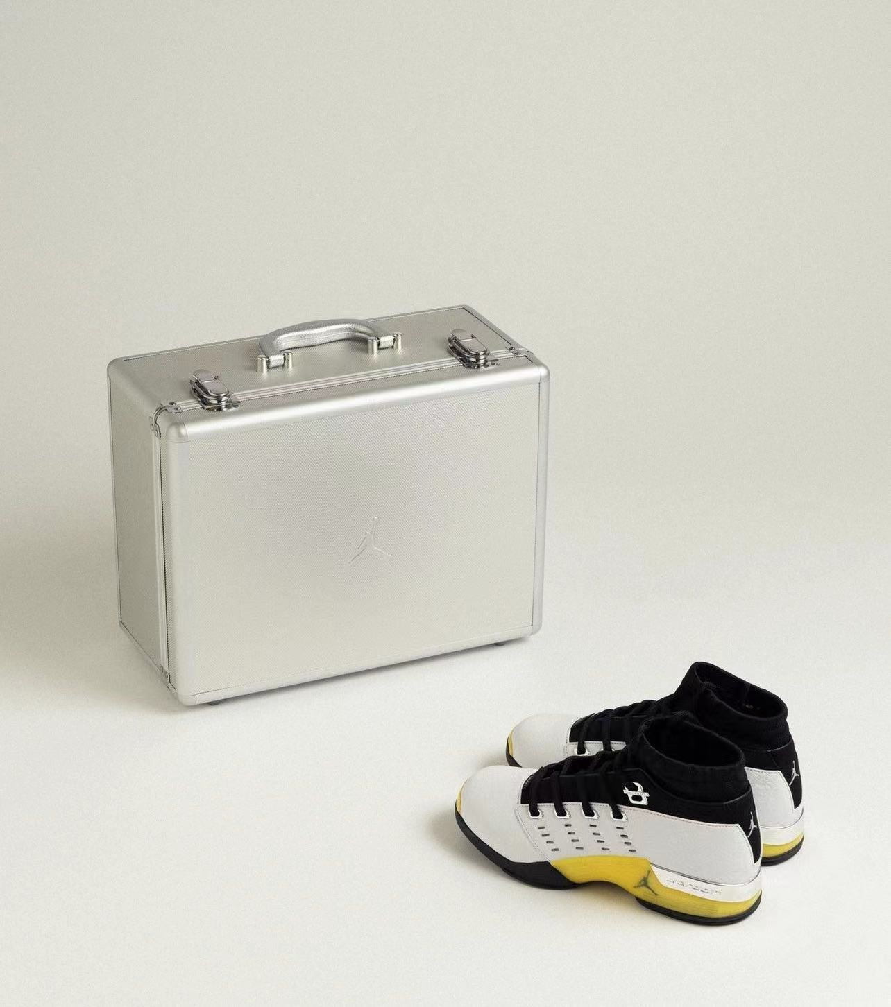 Air Jordan 17 Low “Lightning”   FJ0395-100