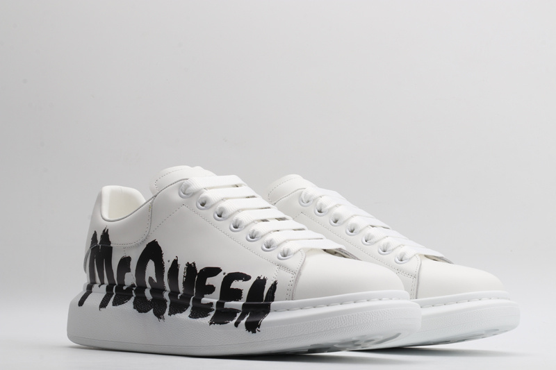 MCQUEEN OVERSIZED SNEAKER