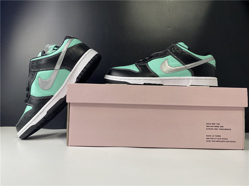 Nike Dunk SB Low Diamond Supply Co. "Tiffany" - 304292 402