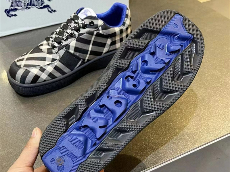 Burberry Check Terrace Sneakers BBR--3006