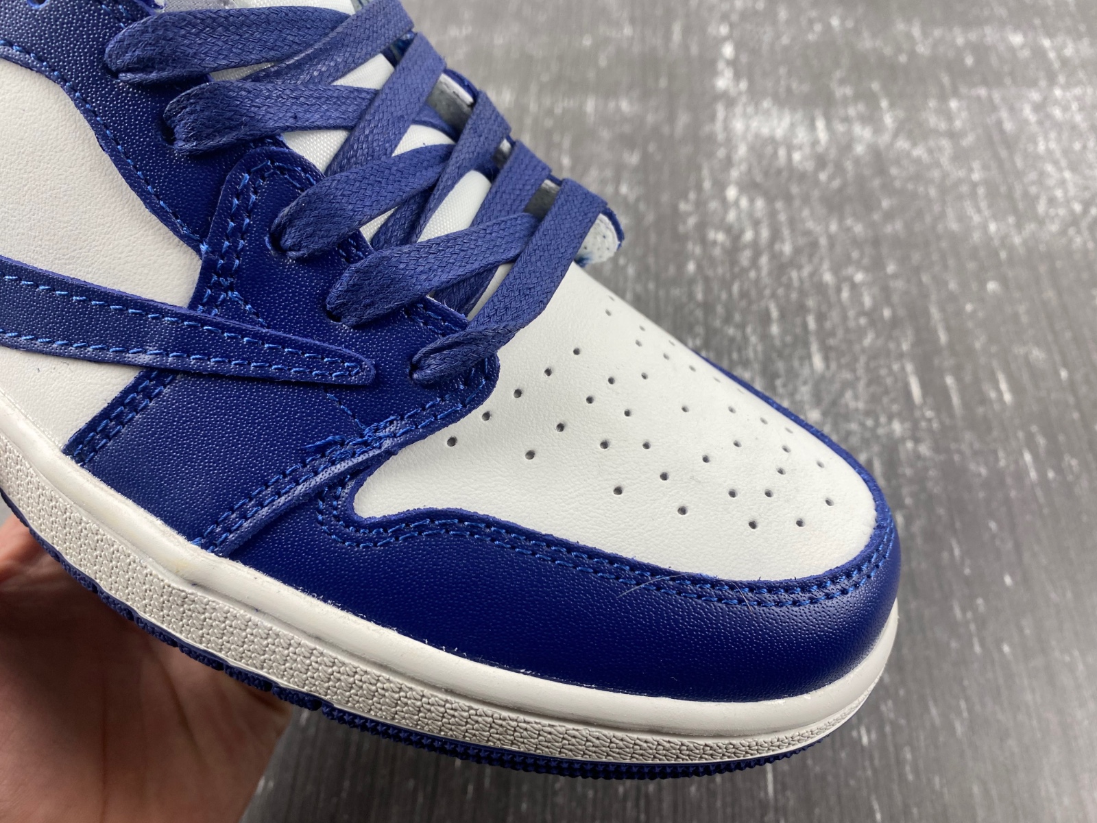 OFF-WHITE x Travis Scott x Air Jordan 1 OW custom