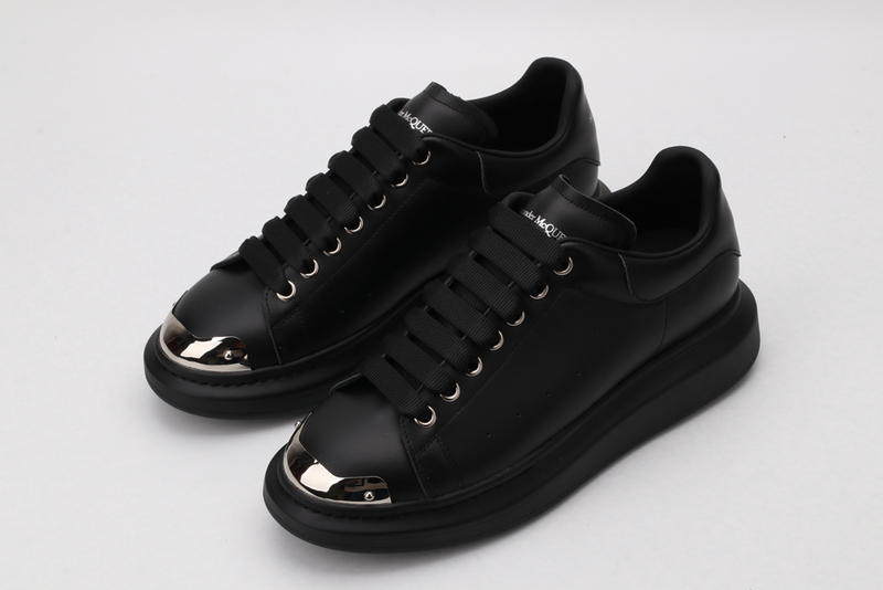 MCQUEEN OVERSIZED SNEAKER