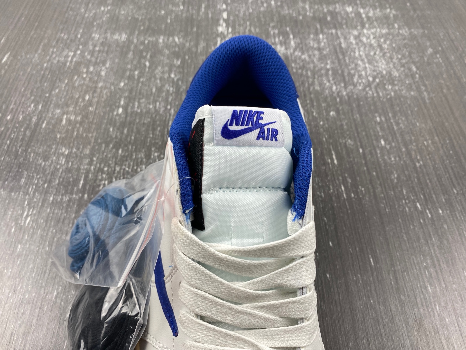 OFF-WHITE x Travis Scott x Air Jordan 1 custom