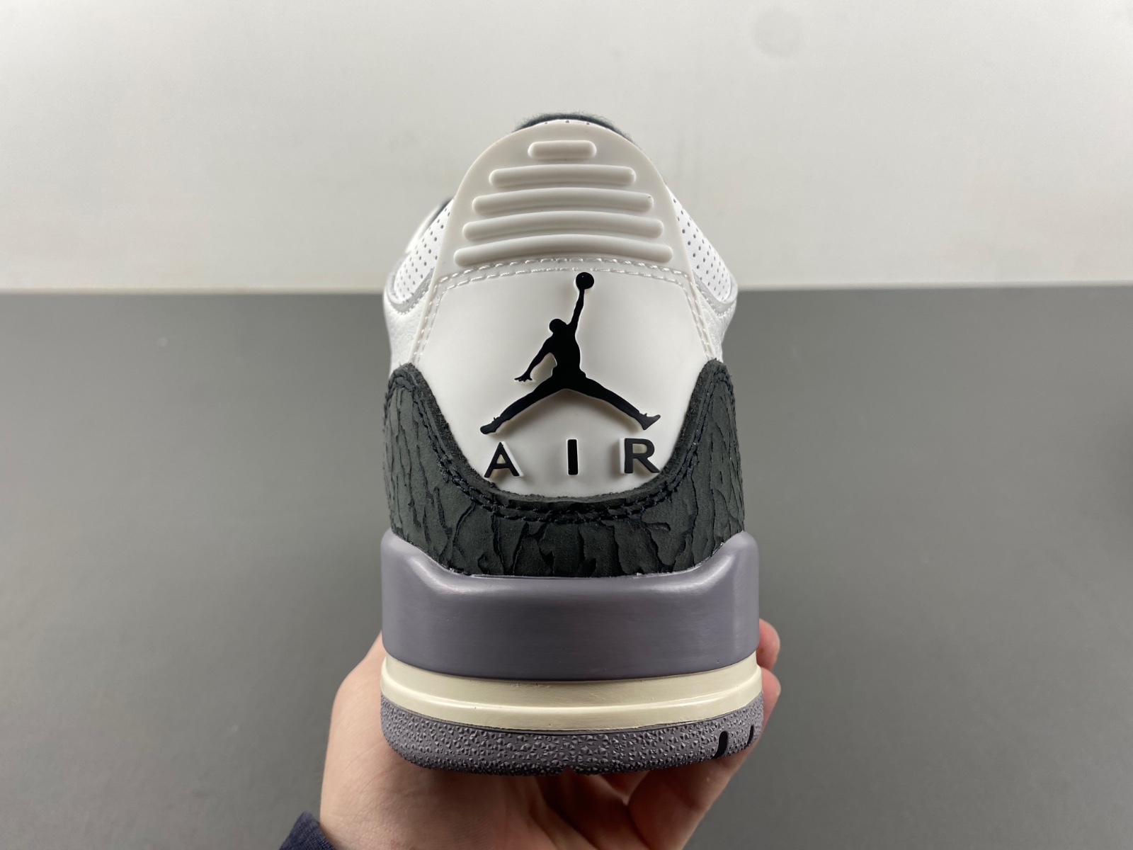 Air Jordan 3 "Cement Grey" CT8532-106
