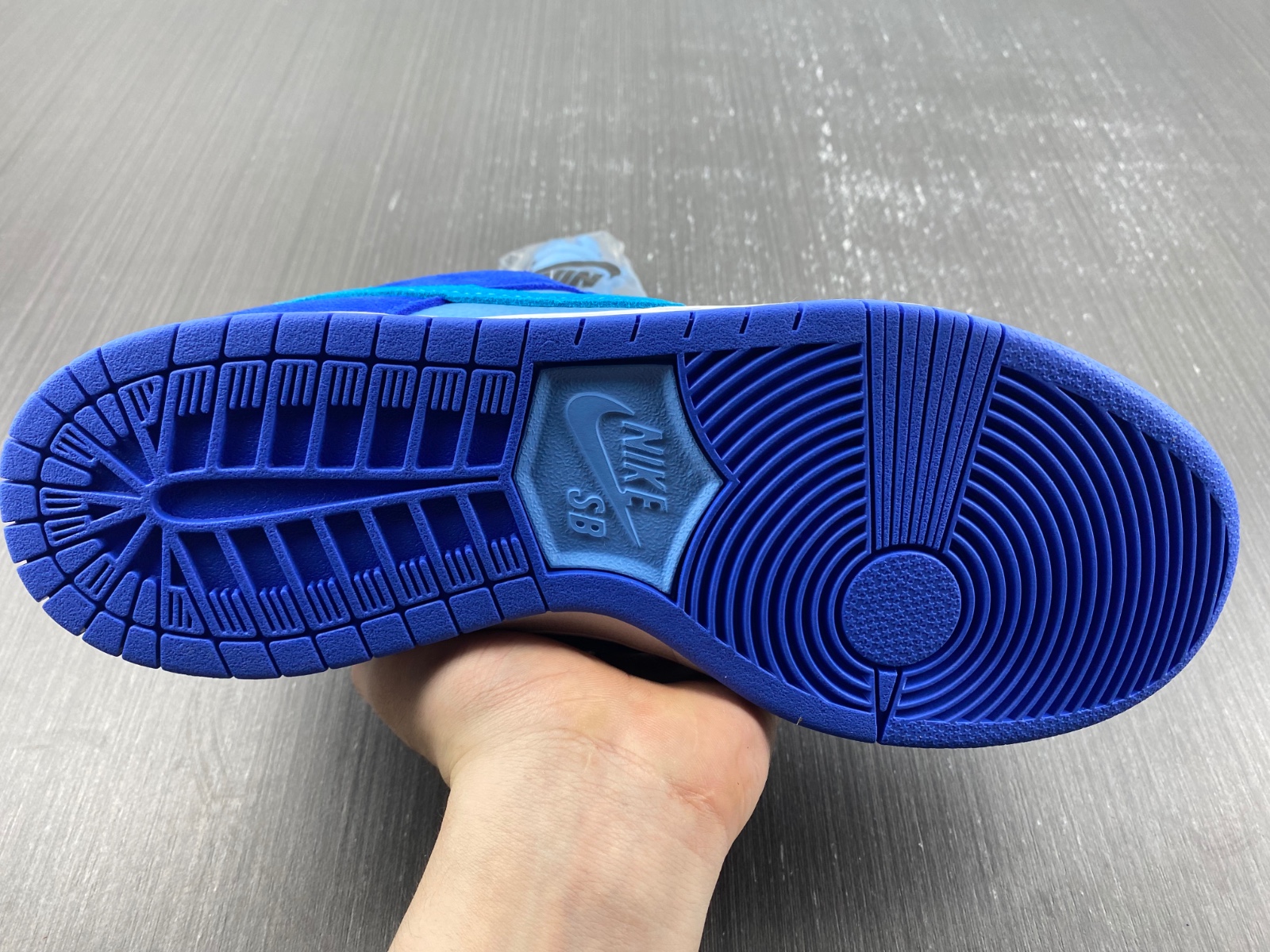 Nike SB Dunk Low "Blue Raspberry" DM0807-400