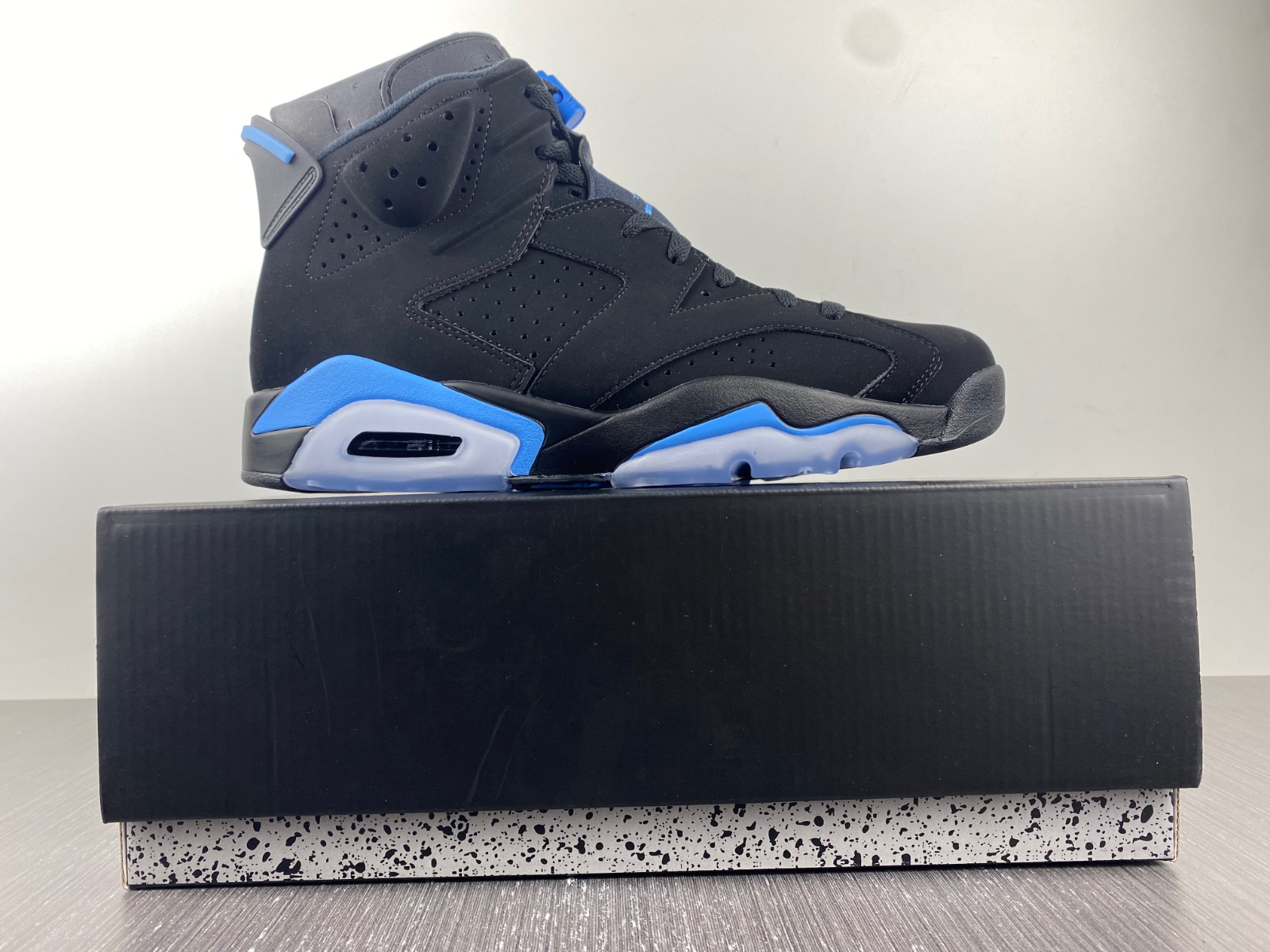 Air Jordan 6 Retro