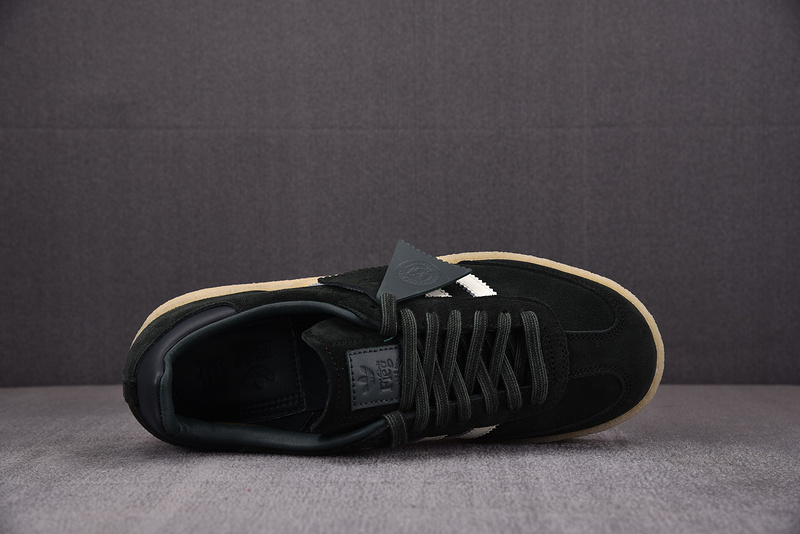 Ronnie Fieg x Clarks x 8th Street Samba 
