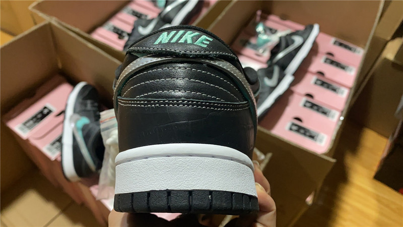 Nike SB Dunk Low Diamond Supply Co Black Diamond BV1310-001