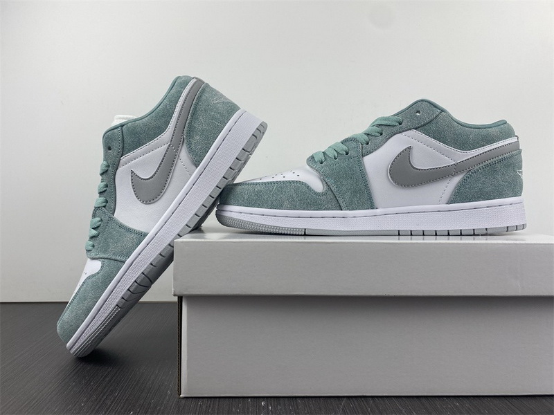 Air Jordan 1 Low "New Emerald" DN3705-301