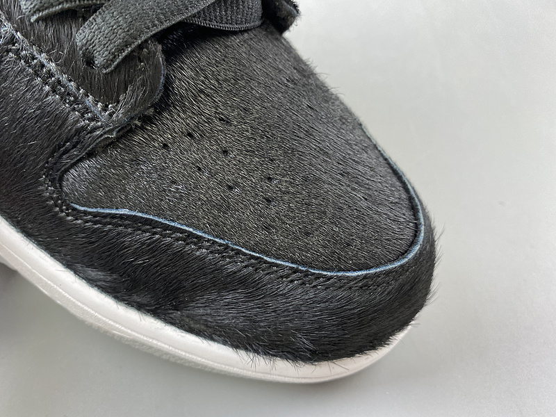 Medicom Toy Nike SB Dunk Low BE@RBRICK CZ5127-001