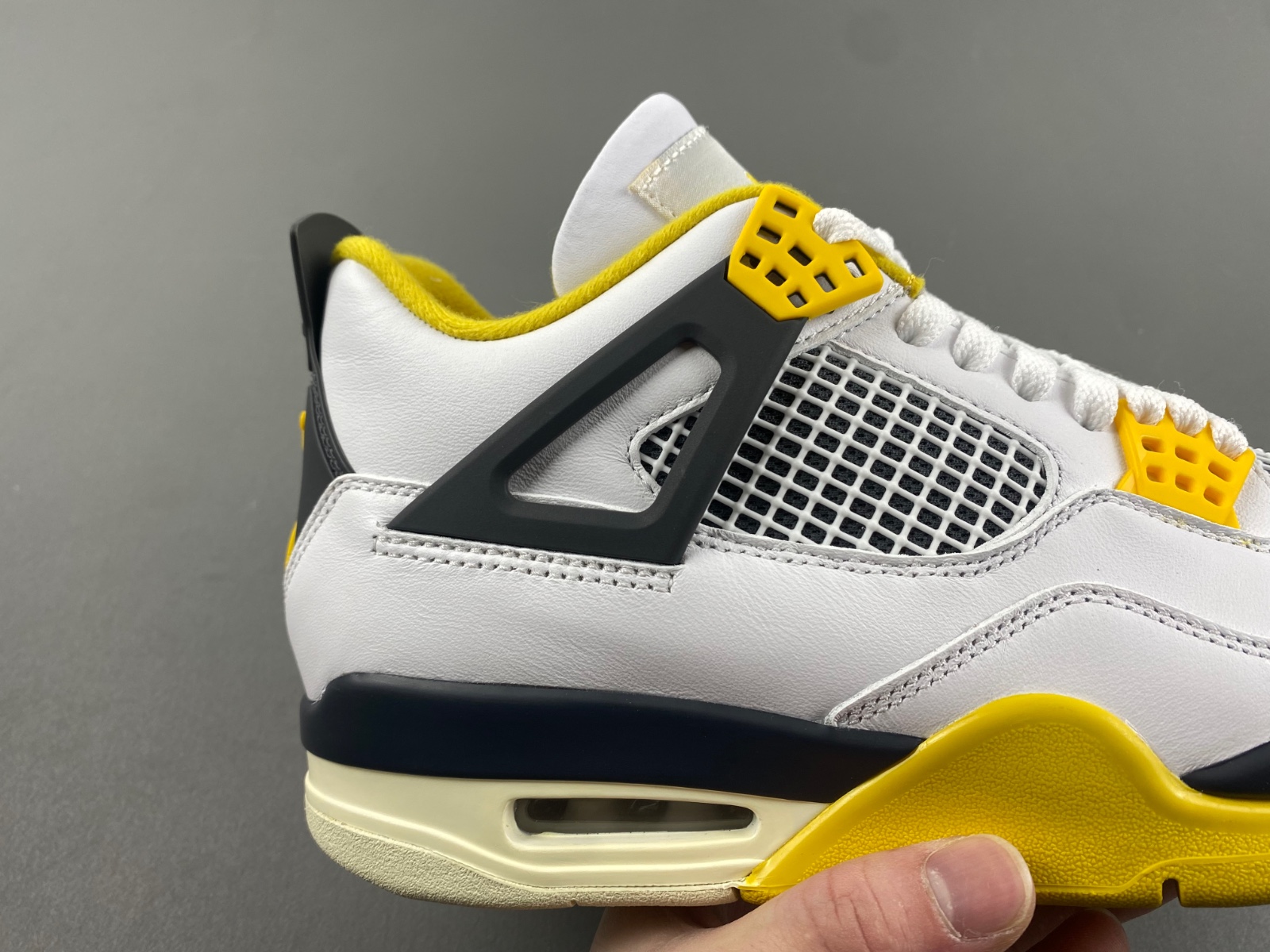 Air Jordan 4 "Vivid Sulfur" AQ9129-101