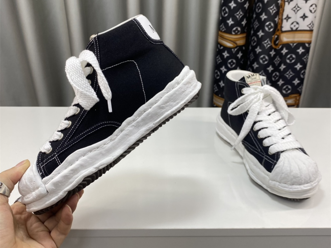 Maison Mihara Yasuhiro High-Top Sneakers MMY-018