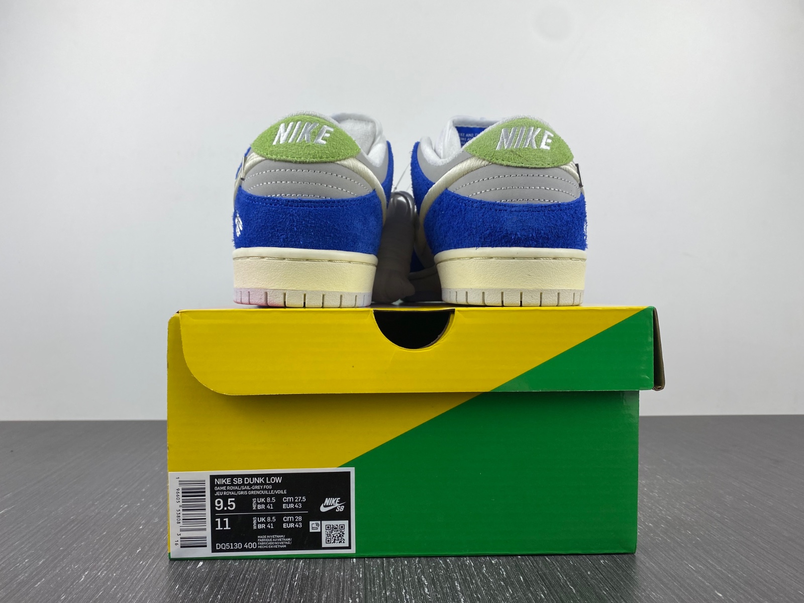 Fly Streetwear x Nike SB Dunk Low DQ5130-400