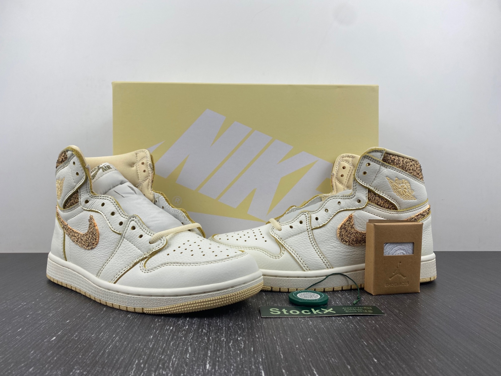 Air Jordan 1 Vibrations of Naija FD8631-100