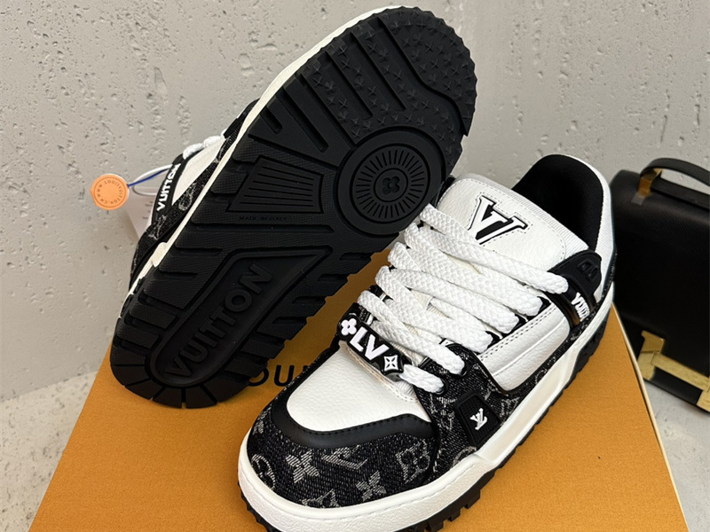 LV Trainer Maxi Sneaker
