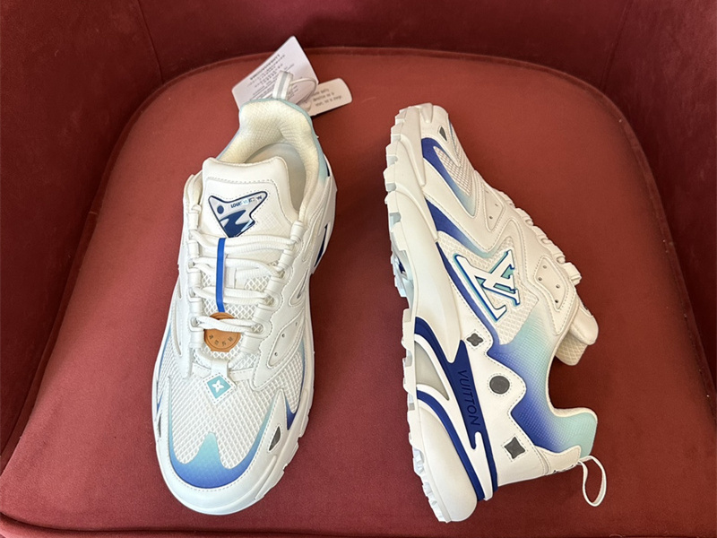 LV Runner Tatic Sneaker