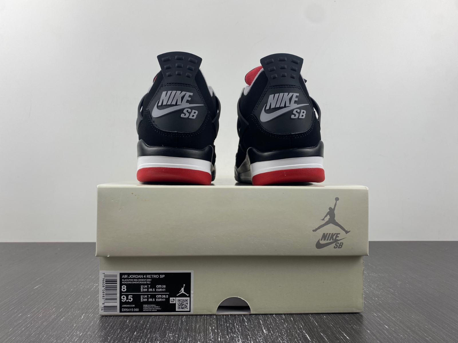 Air Jordan 4 SB bred