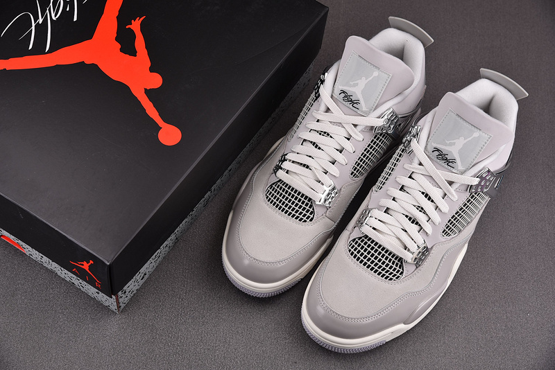 Air Jordan 4 Frozen Moments AQ9129-001