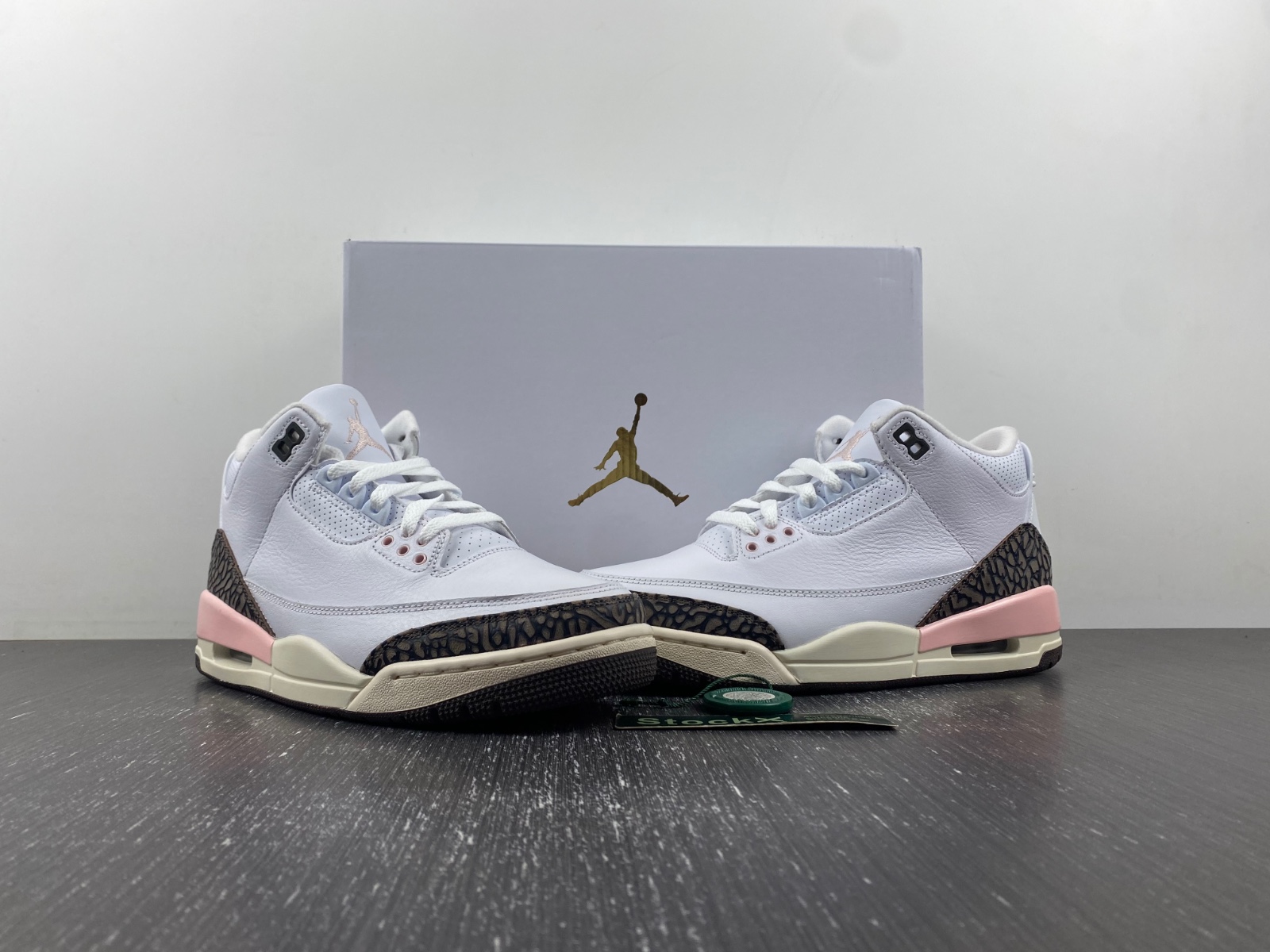 Air Jordan 3 Retro Neapolitan Dark Mocha - CK9246-102