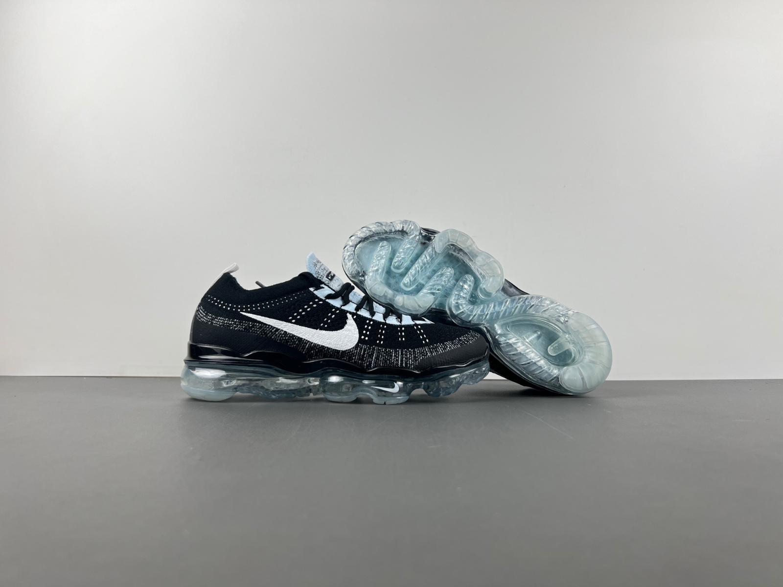 Nike Air VaporMax 2023   DV1678-010