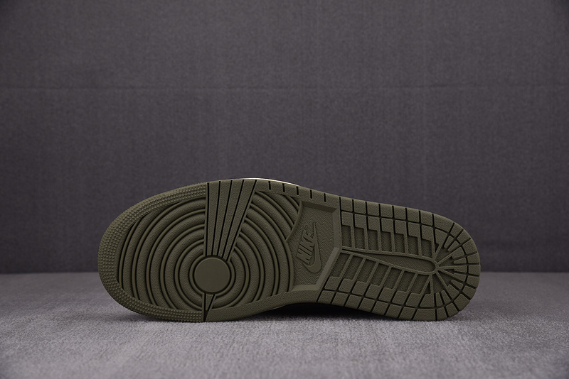 Travis Scott x Air Jordan 1 Low OG