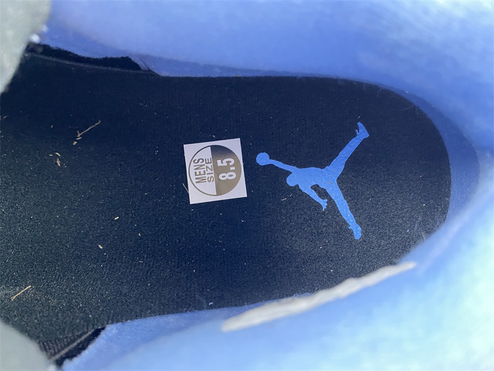 Air Jordan 4 University Blue CT8527-400