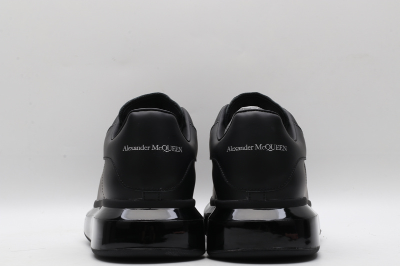 MCQUEEN OVERSIZED SNEAKER