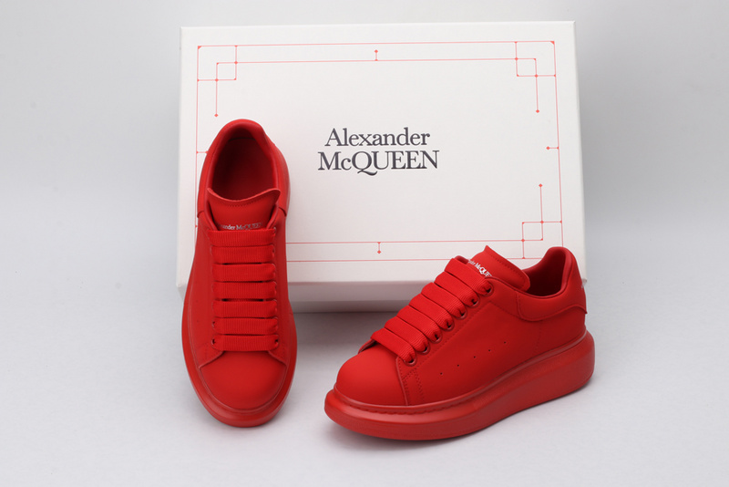 MCQUEEN OVERSIZED SNEAKER