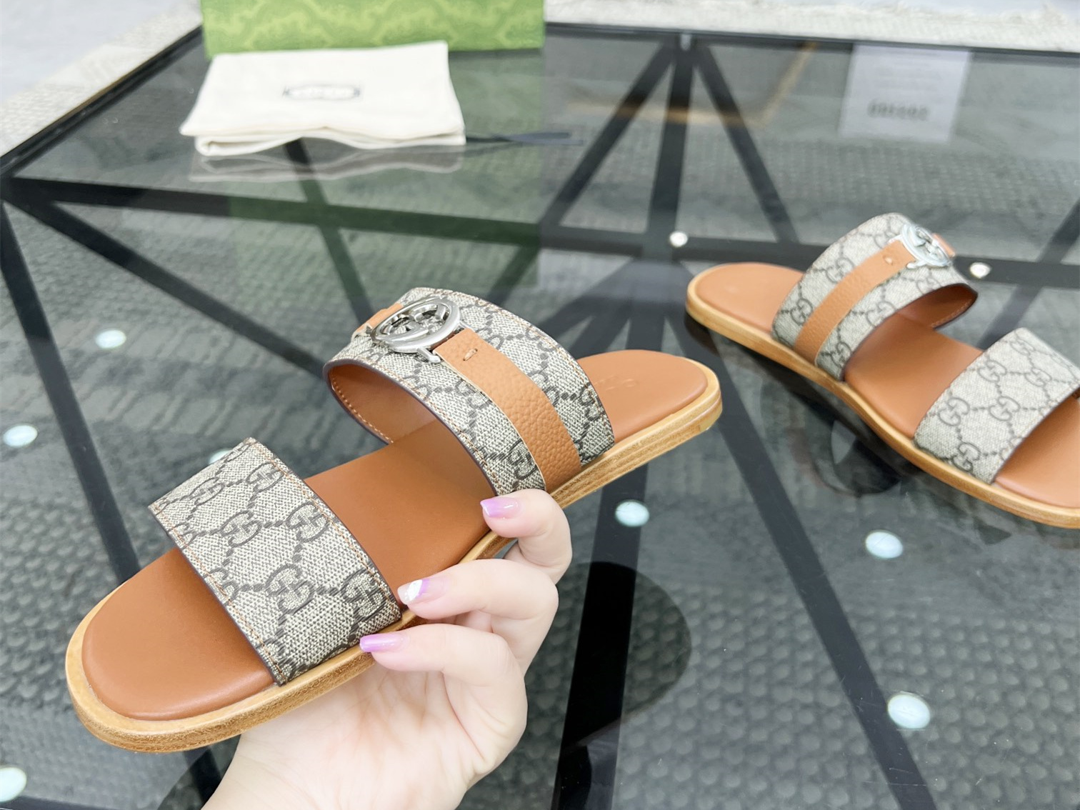 GUCCI  SLIDE (EU38-EU46)