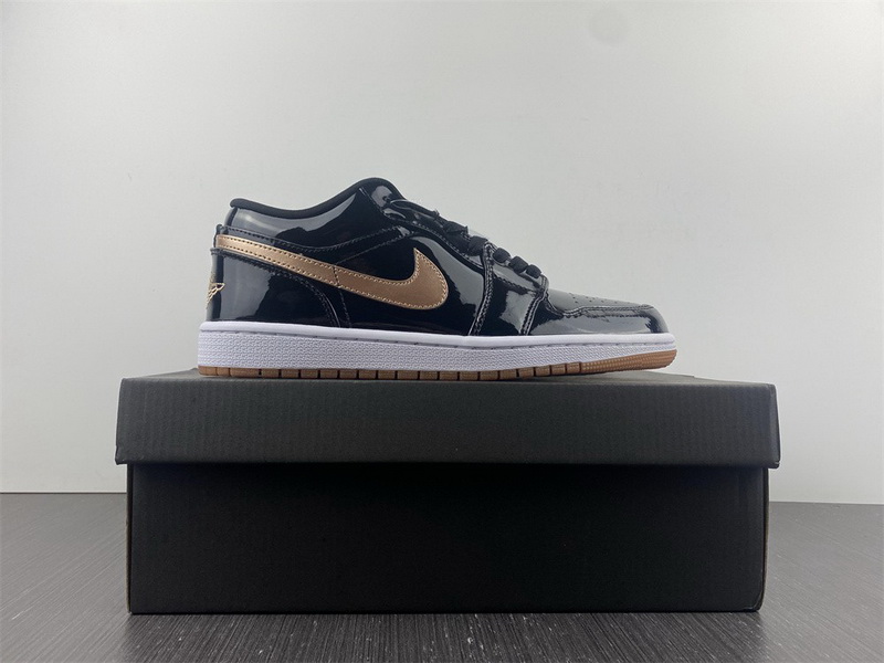 Air Jordan 1 Retro Low Black Gold Patent 554723-032