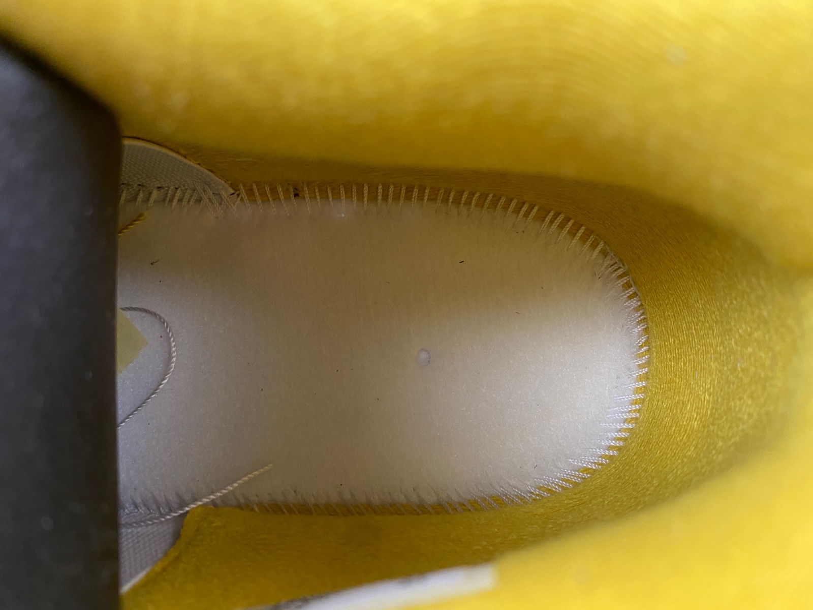 Air Jordan 4 "Vivid Sulfur" AQ9129-101