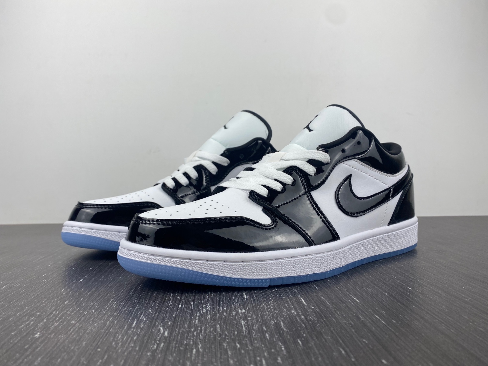 Air Jordan 1 Low "Concord" DV1309-100