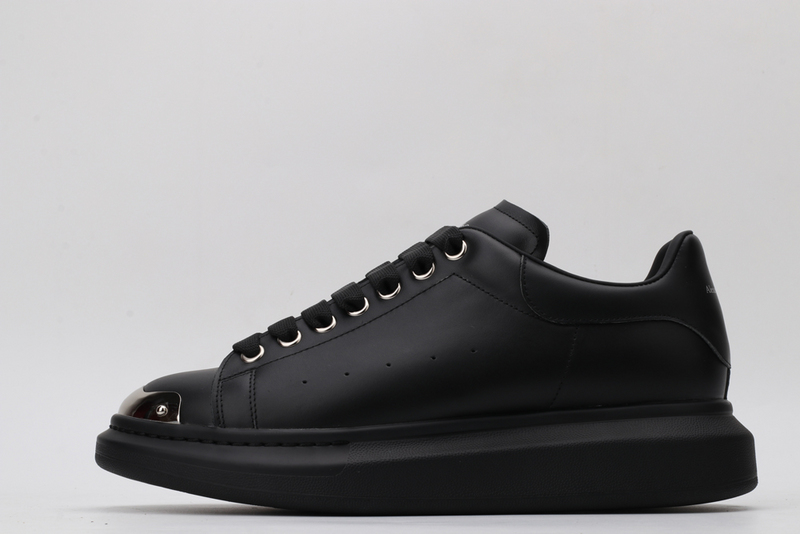 MCQUEEN OVERSIZED SNEAKER