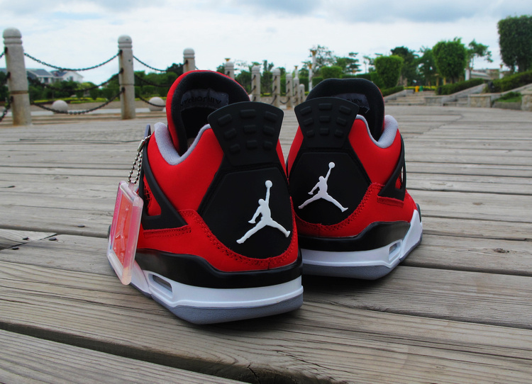 Air Jordan 4 Retro