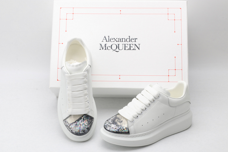 MCQUEEN OVERSIZED SNEAKER