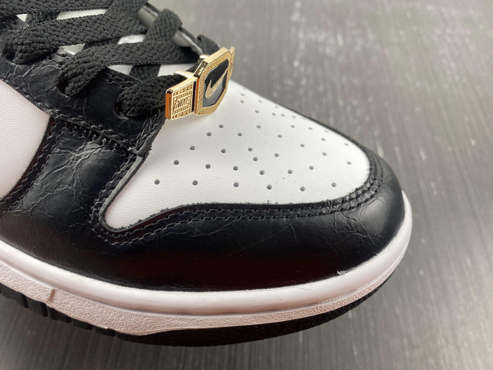 Nike Dunk Low World Champ DR9511-100