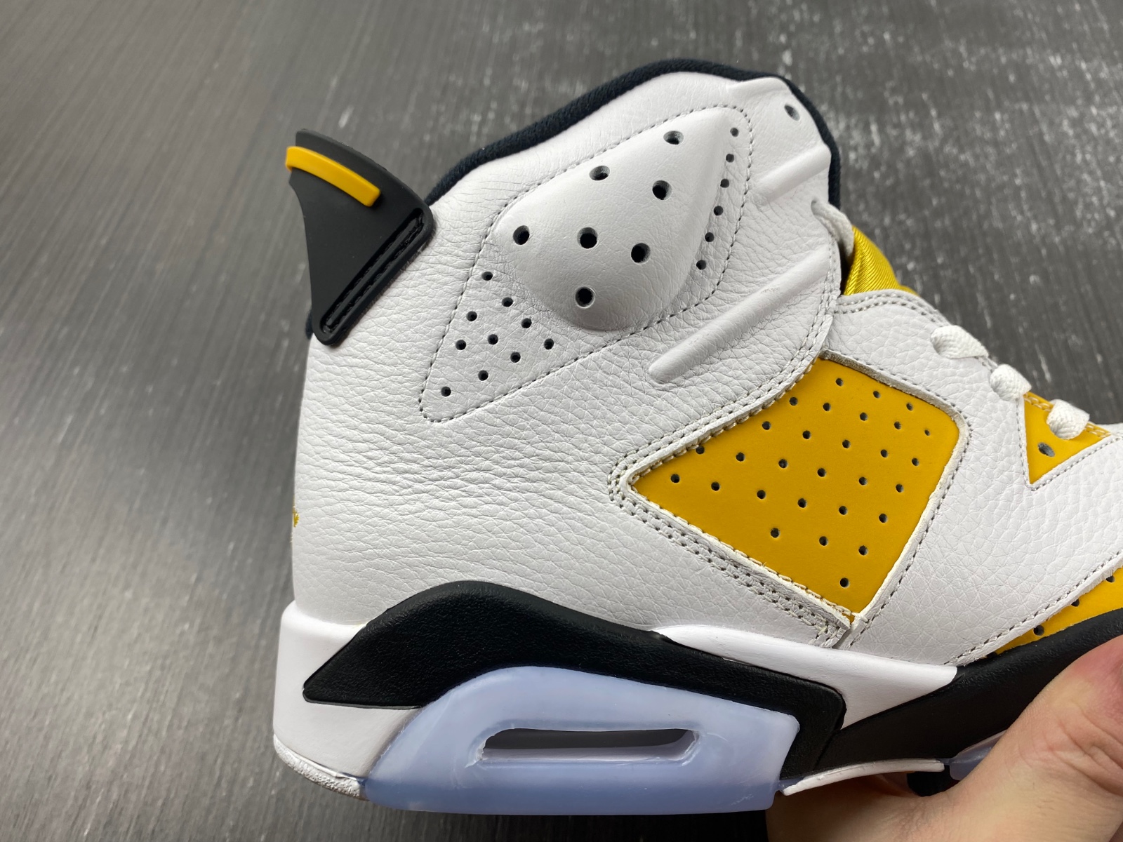 Air Jordan 6 "Yellow Ochre" CT8529-170
