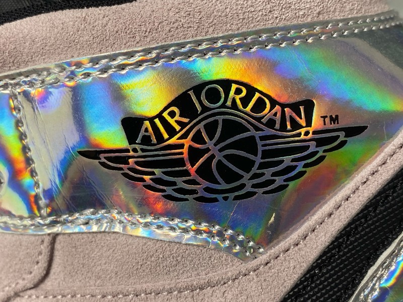 Air Jordan 1 Mid WMNS Iridescent BQ6472-602