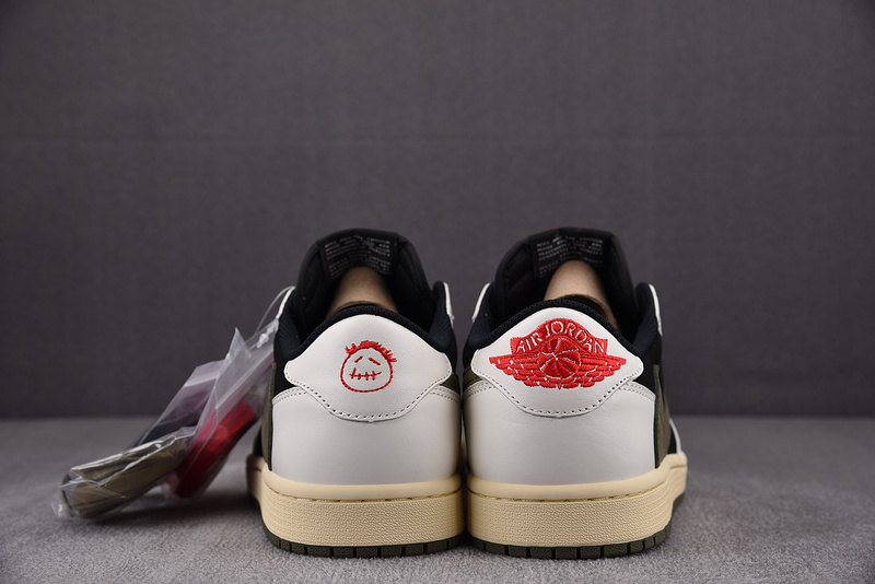 Travis Scott x Air Jordan 1 Low OG