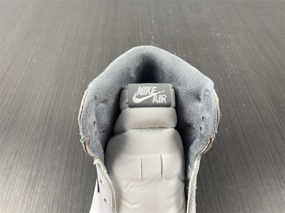 Air Jordan 1 High OG "Stealth" 555088-037