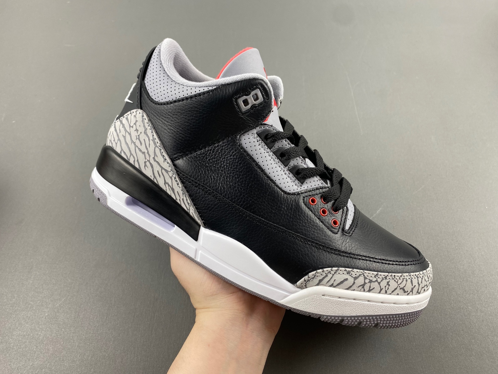 Air Jordan 3 OG “Black Cement” SKU:DN3707-010