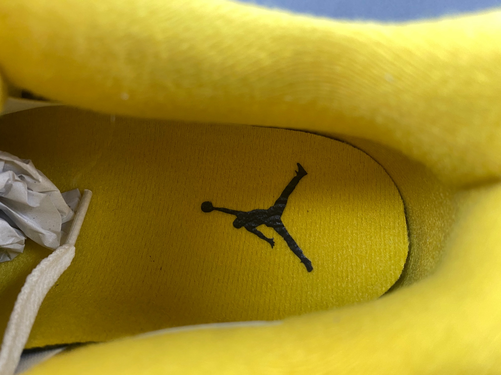 Air Jordan 4 "Vivid Sulfur" AQ9129-101