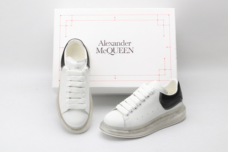 MCQUEEN OVERSIZED SNEAKER