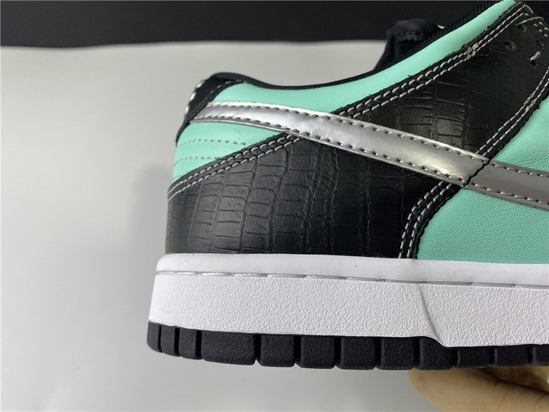 Nike Dunk SB Low Diamond Supply Co. "Tiffany" - 304292 402